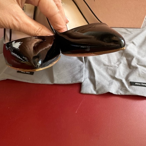 Size 38 1/2 Miu Miu Black Patent Pumps. Perfect! Barely Worn! - Picture 6 of 10